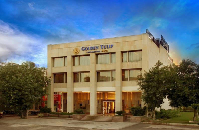 The Galgotias Hotel Gurugram Gurgaon Exterior photo
